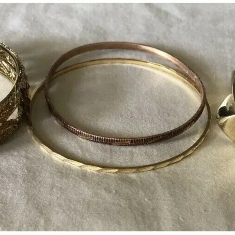 lot of 4 Rhinestone ornate Scroll Work Bangle Bracelets - Picture 5 of 10